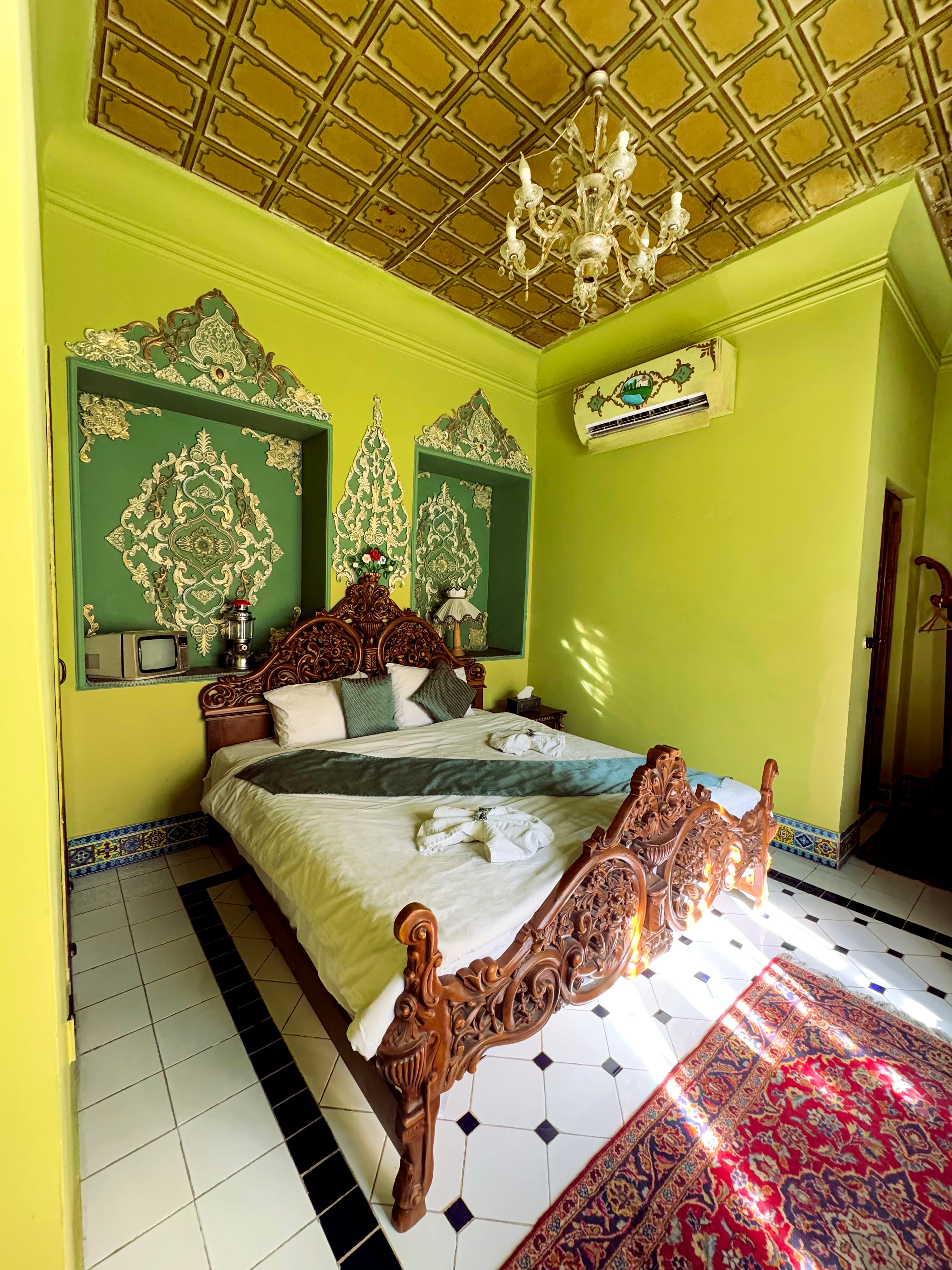 اجاره اقامتگاه بومگردی در 9 دی شیراز - خلوتگاه