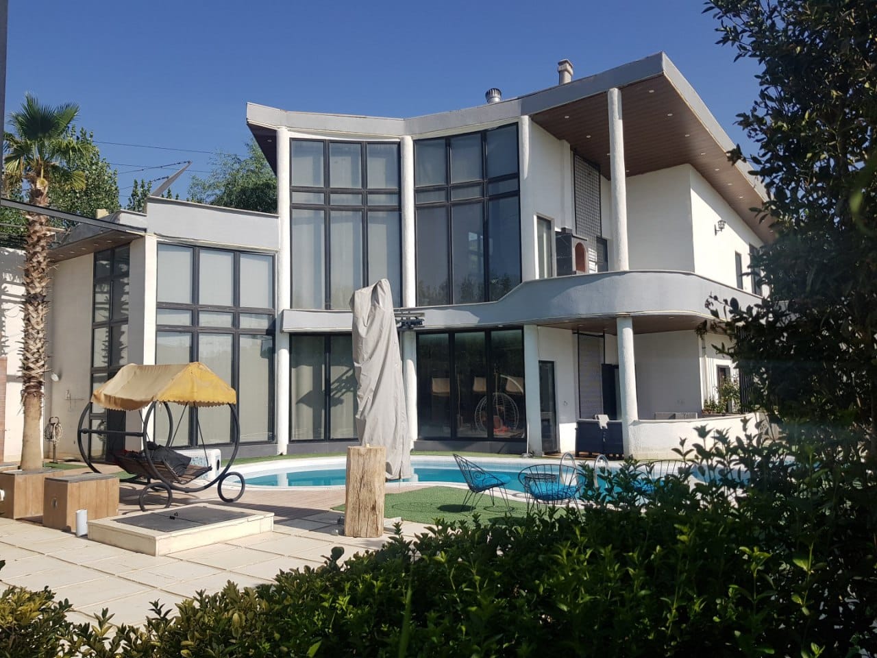 اجاره ویلا با استخر روباز آبگرم در لشگرآباد کردان - کرج