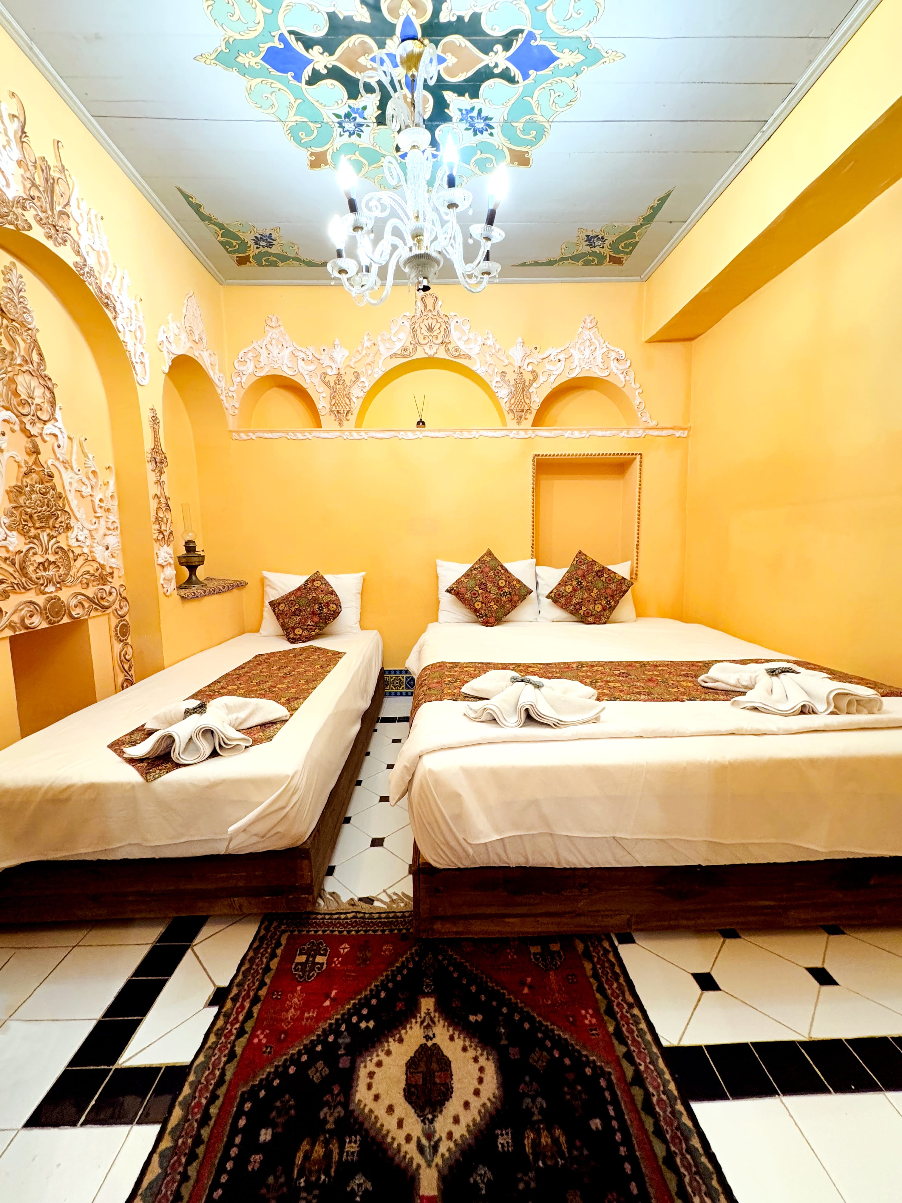 اجاره اتاق سنتی در 9 دی شیراز - یادمانه