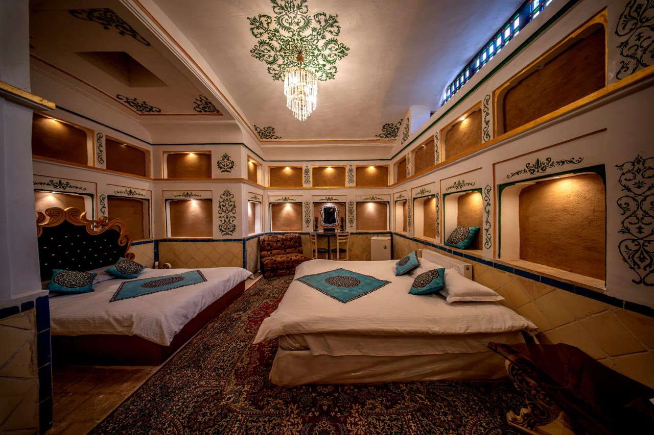 اجاره بوتیک هتل سنتی در امیرچخماق یزد - ماه عسل