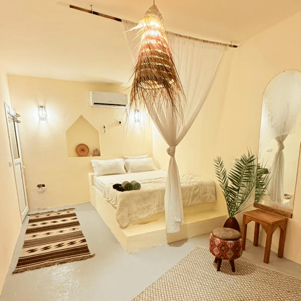 اقامتگاه بومگردی با استخر روباز آبسرد در سلخ قشم - دو تخته