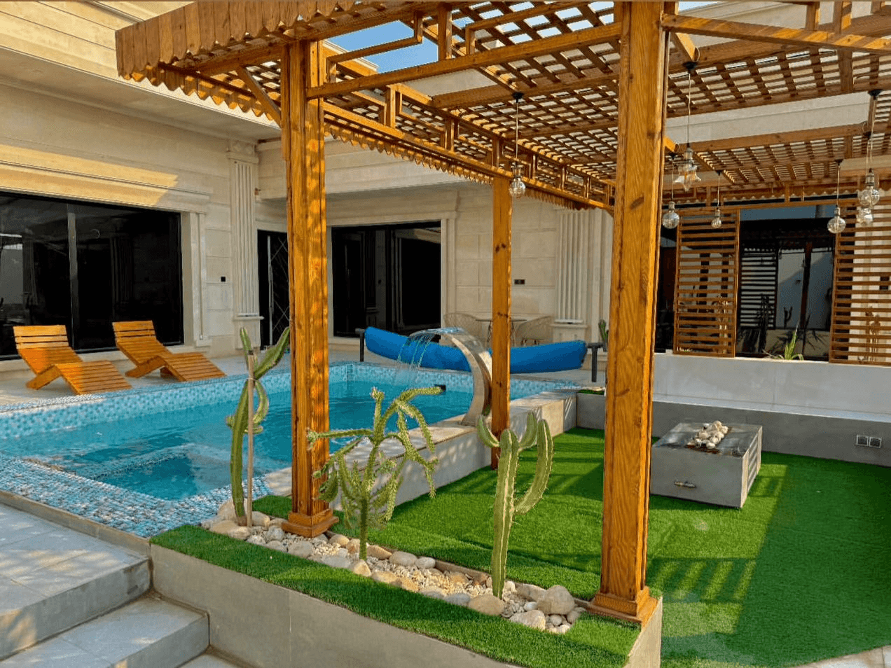 ویلا استخر روباز آبسرد در روستا دفاری قشم 