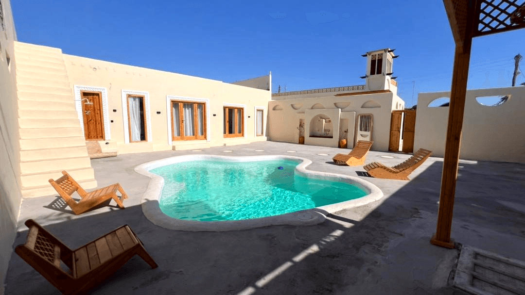 ویلا ساحلی با استخر روباز آبسرد در سوزا قشم - VVIP