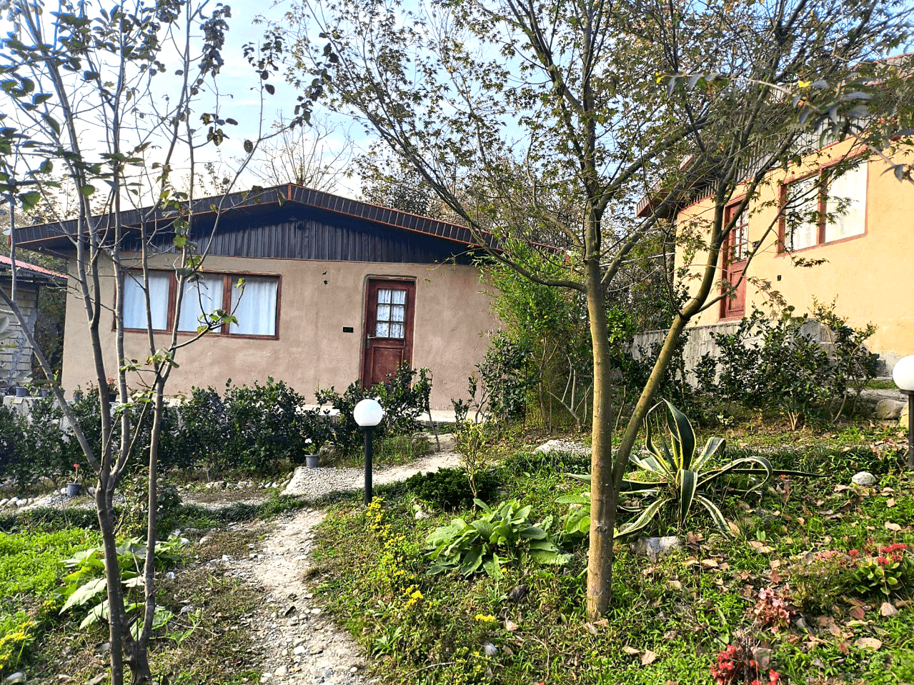 کلبه جنگلی در روستا سیوا تنکابن - چلچلا