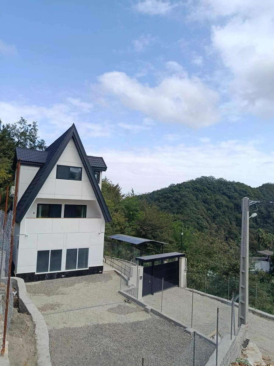 ویلا با استخرسرپوشیده آبگرم در روستا سیاسان رامسر 