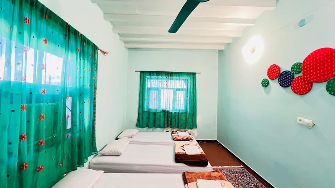 اجاره بومگردی سنتی نزدیک ساحل در هرمز - 20متر