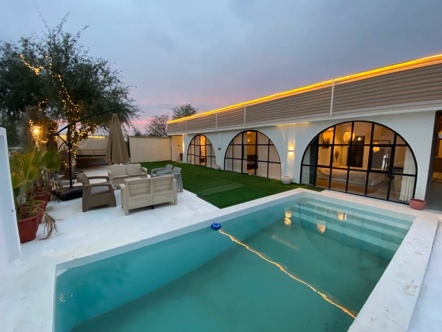 ویلا با استخر روباز آبسرد در رمکان قشم 