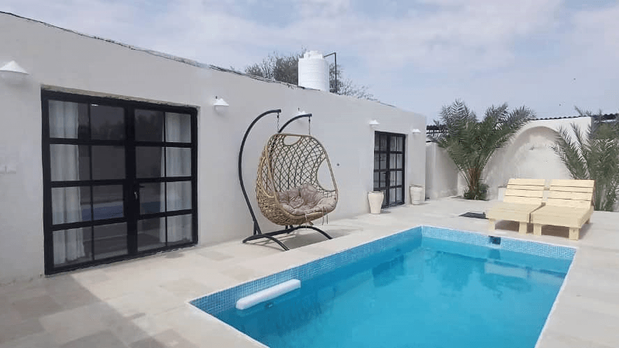 ویلا با استخر روباز آبسرد در روستای تنب پارسان سوزا - دو خواب 