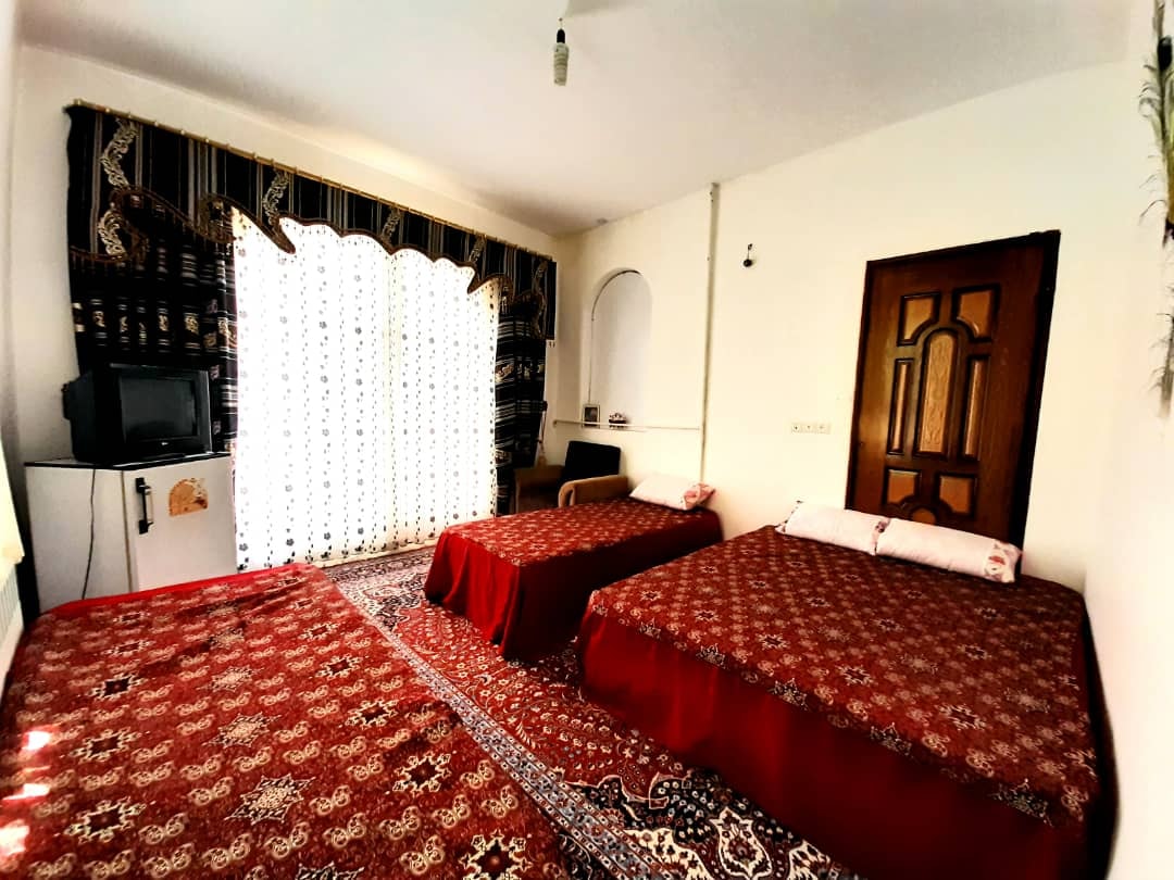 اجاره اقامتگاه بوم گردی سنتی در مهریز مزویرآباد | واحدvip چهارتخته