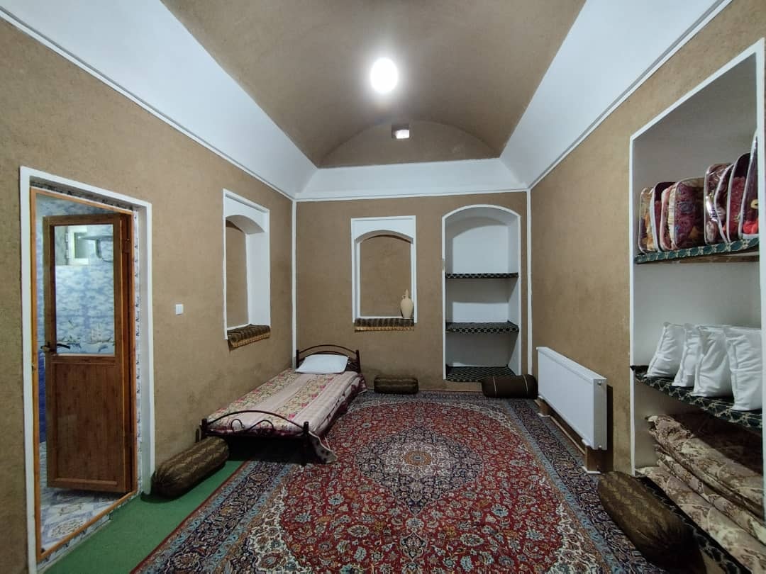 اجاره اتاق سنتی در ورزنه - اتاق یک