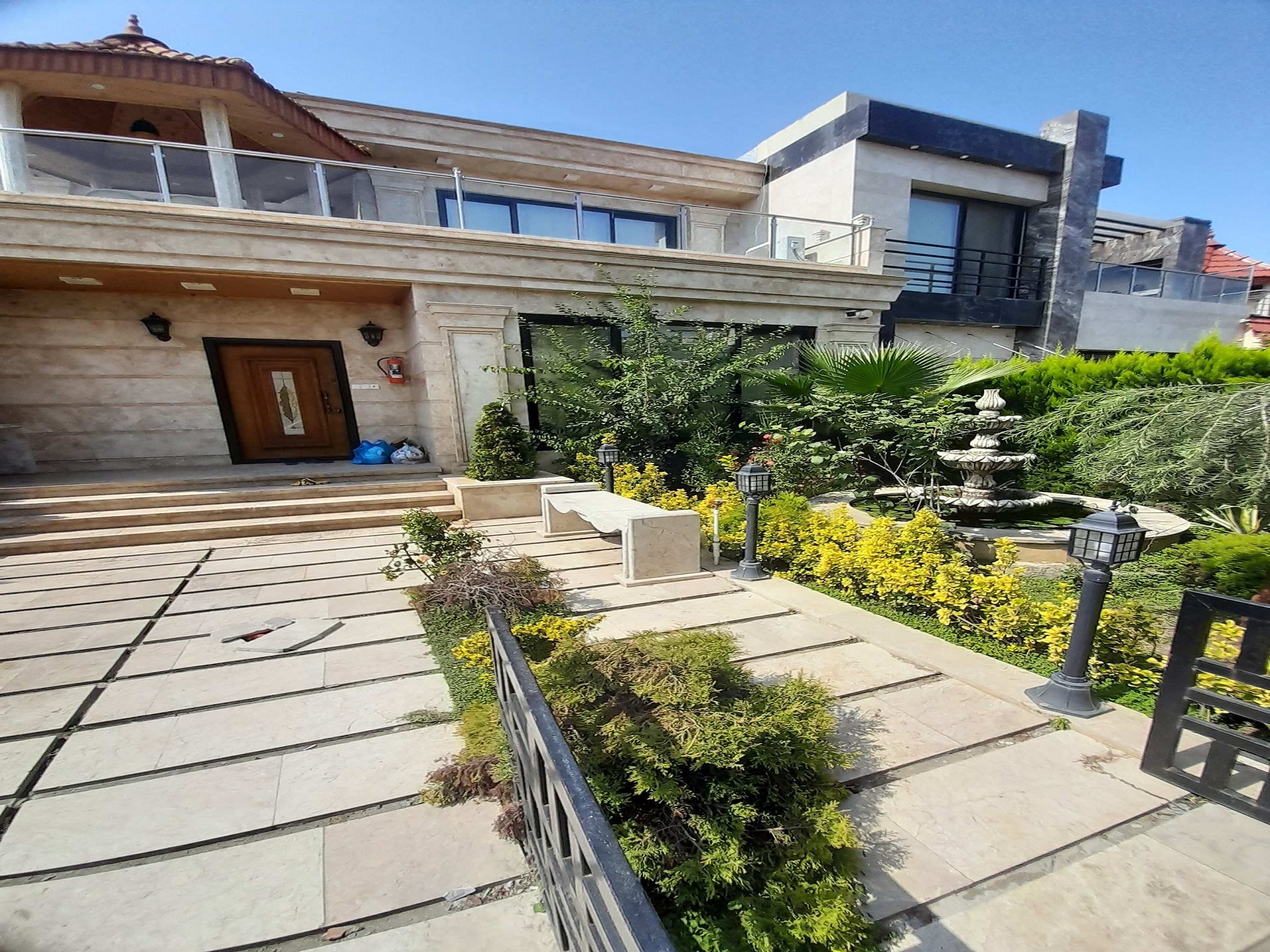 ویلا استخردار چهارخواب شهرکی