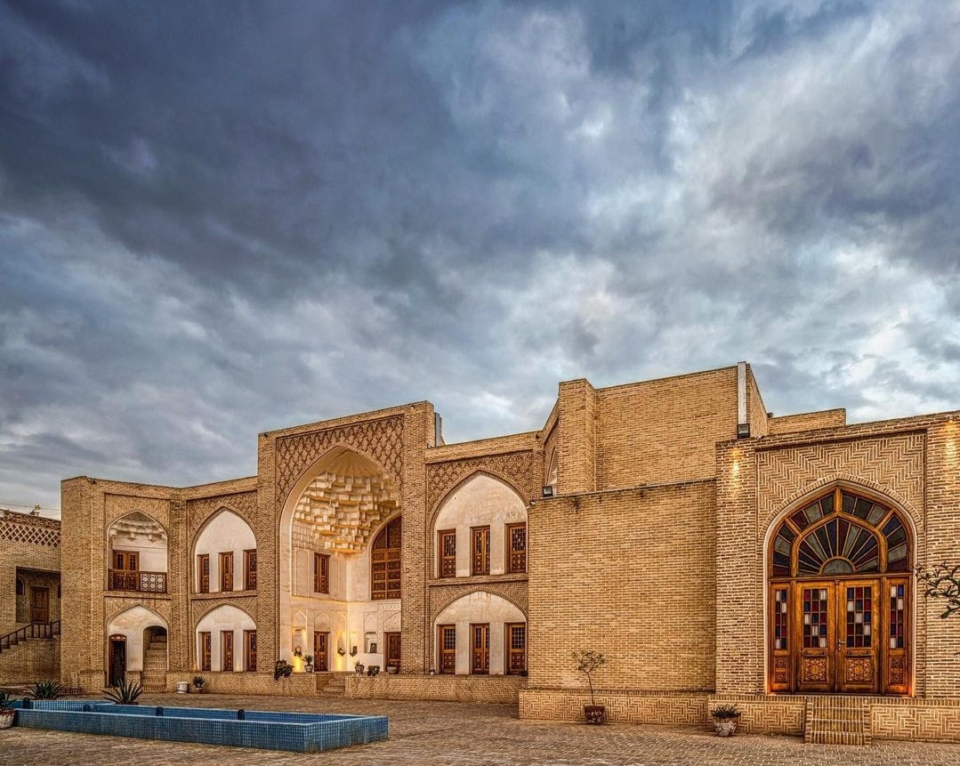اجاره بوتیک هتل سنتی پنج تخته - فرخنده