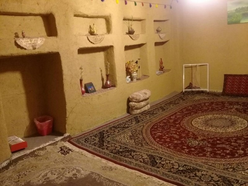 اجاره اقامتگاه بومگردی و خانه روستایی در امزاجرد همدان