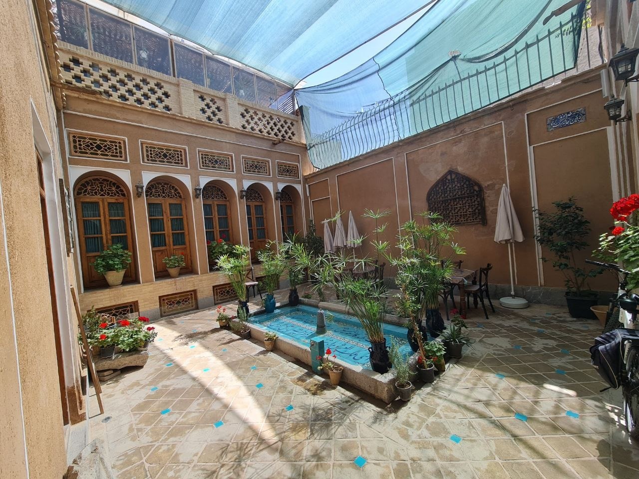 اجاره اتاق سنتی در نقش جهان اصفهان - کسایی
