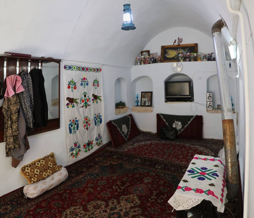 اجاره اقامتگاه بومگردی و خانه سنتی در سمنان-اتاق4
