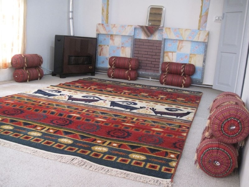 اجاره اقامتگاه بومگردی سنتی در سربندان تهران