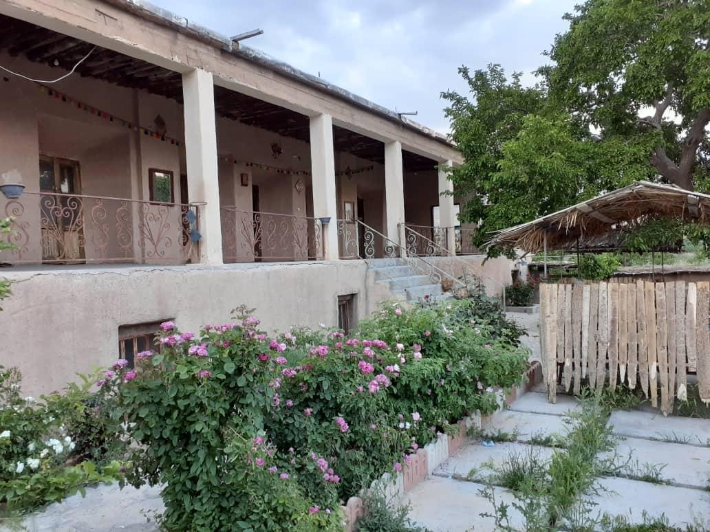 اجاره اتاق بومگردی سنتی در رستم آباد اردل