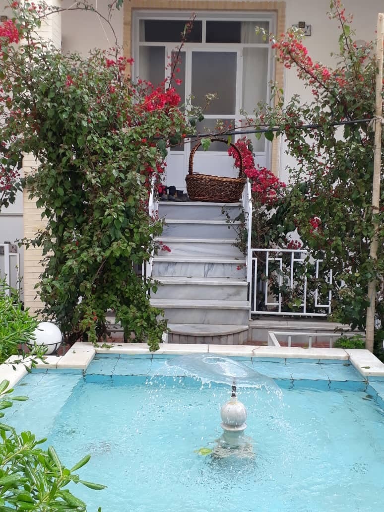 اجاره اتاق سنتی در بعثت یزد - نگارستان