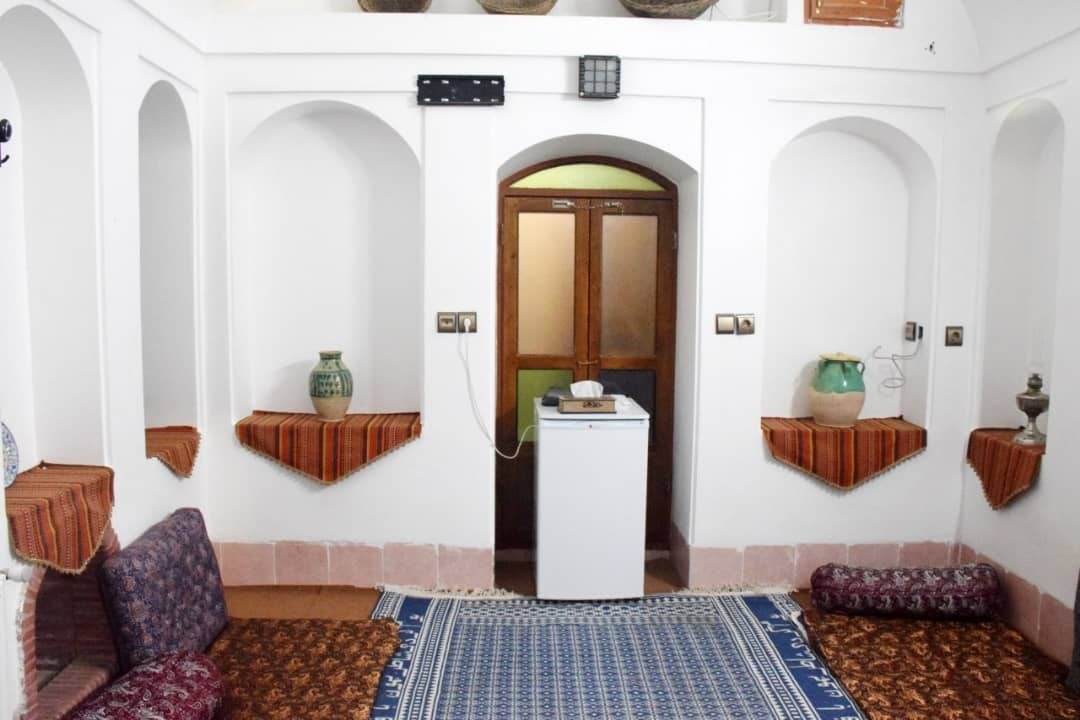 اجاره اقامتگاه بومگردی در ده آباد میبد - یزد