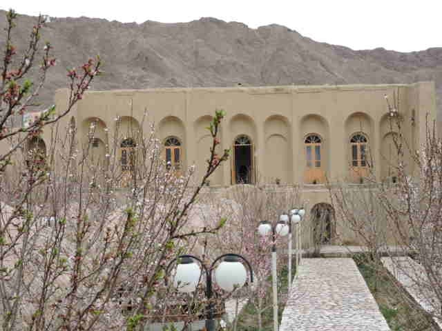 اجاره  اقامتگاه بوم گردی  در  حومه آباده