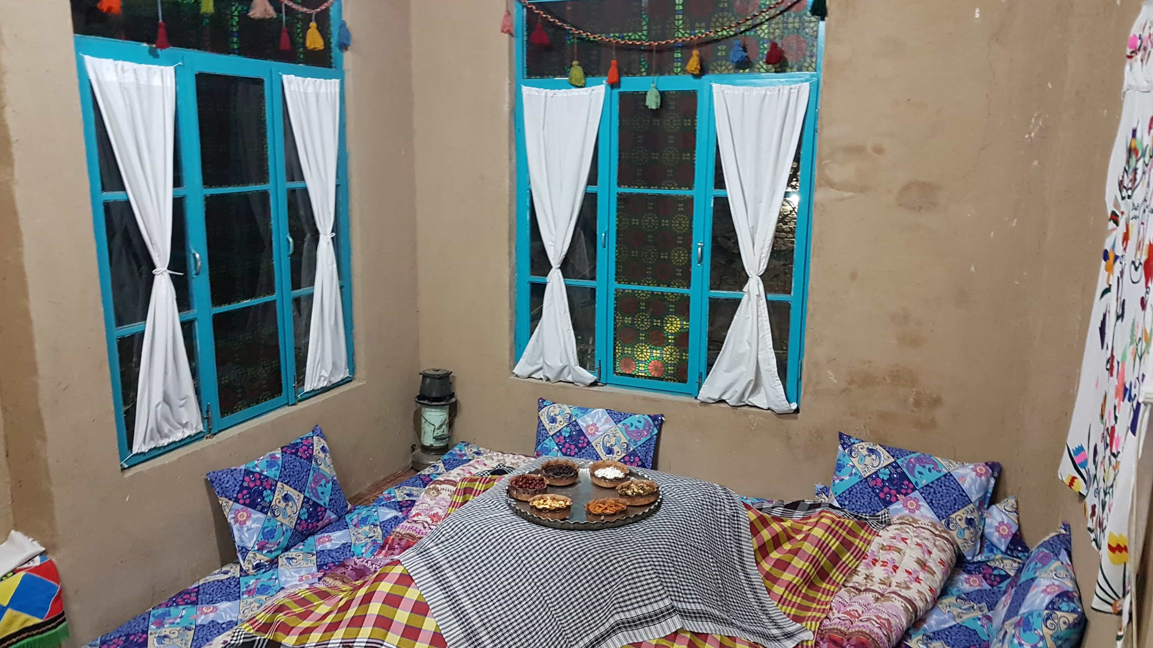 اجاره اتاق بومگردی در روستا نقندر طرقبه - اتاق ماه جهان