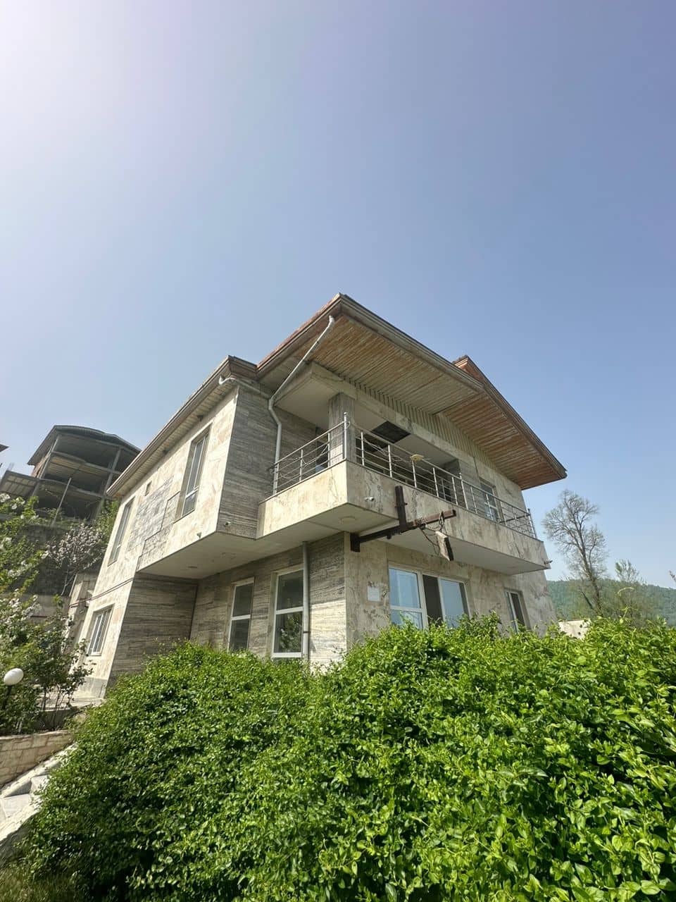 اجاره ویلا استخردار در گردنه حیران