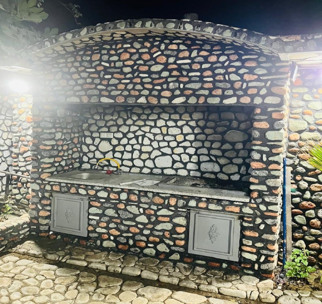 اجاره ویلا استخردار در باغبهادران-ابوذر دوخوابه 100 متری