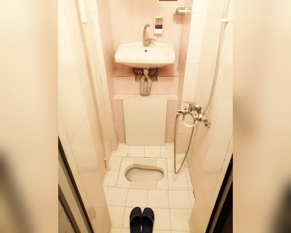 رزرو اتاق 4 تخته در فخررازی مرکز تهران - 26 متری طبقه ی اول