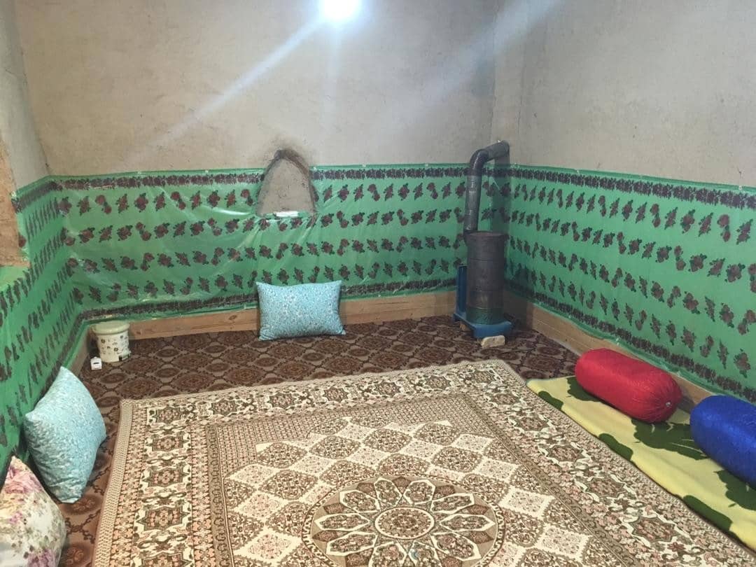 اجاره خانه سنتی در کوه سرخ کاشمر - خاله قزی