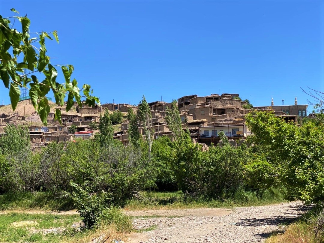 اجاره خانه روستایی در کوه سرخ کاشمر - کندی