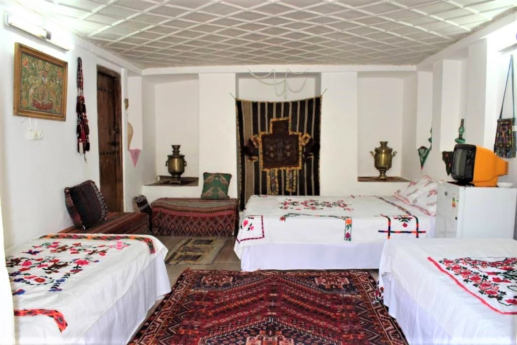 اجاره خانه بومگردی در شیراز - شاهنشین