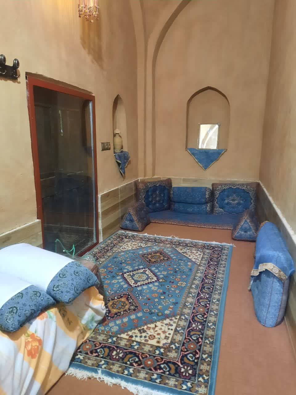 اجاره سوئیت بومگردی در فهادان یزد - اتاق کاه گلی