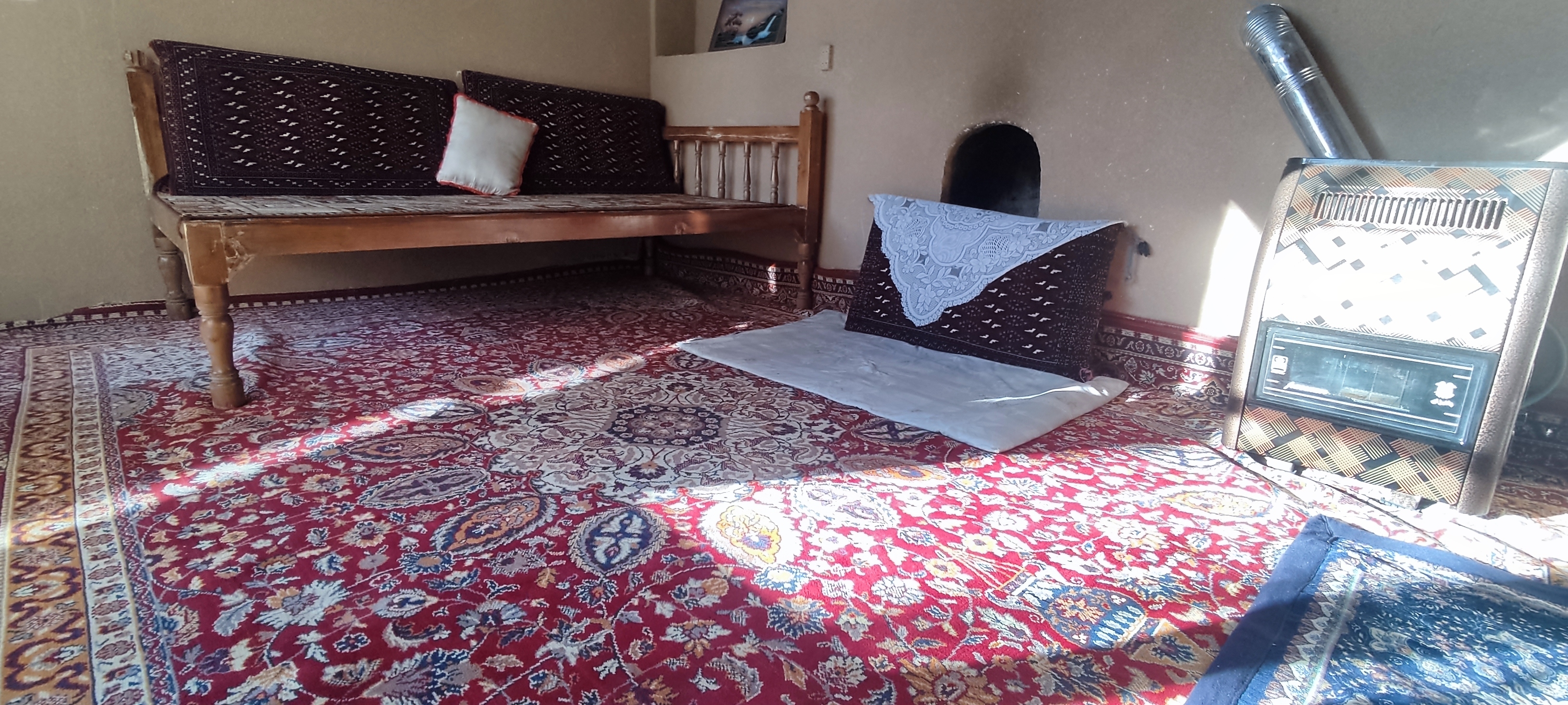 اجاره اقامتگاه بومگردی در باقرآباد - اتاق بابابزرگ