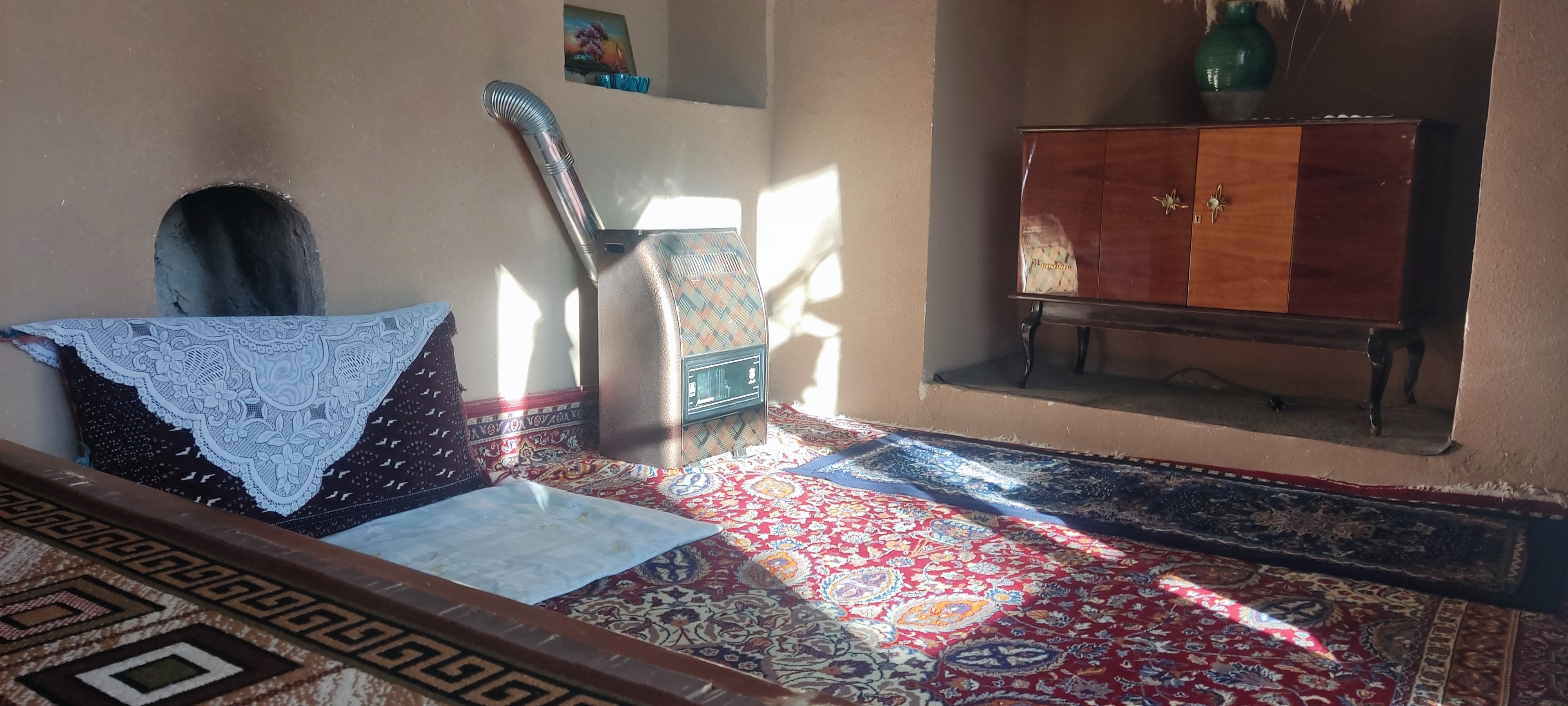 اجاره اقامتگاه بومگردی در باقرآباد - اتاق بابابزرگ