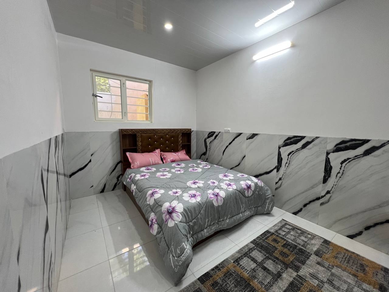 اجاره ویلا استخردار در باغبهادران لب آب-دوخوابه 110 متری