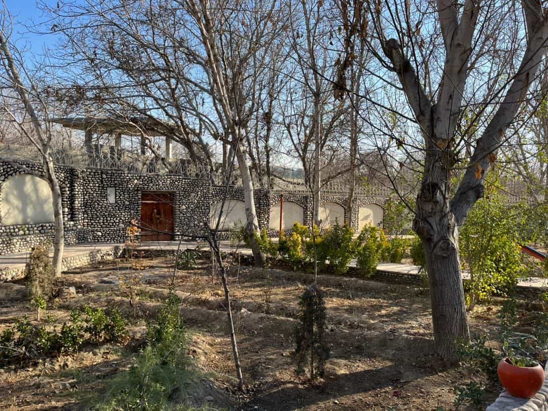 اجاره باغ ویلا با استخر آبگرم در باغبهادران-دوخوابه 90 متری