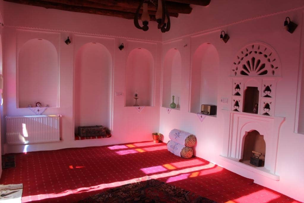 اجاره اتاق سنتی درمیدان امام مهدی شهر - استاد یدالهه درخشانی