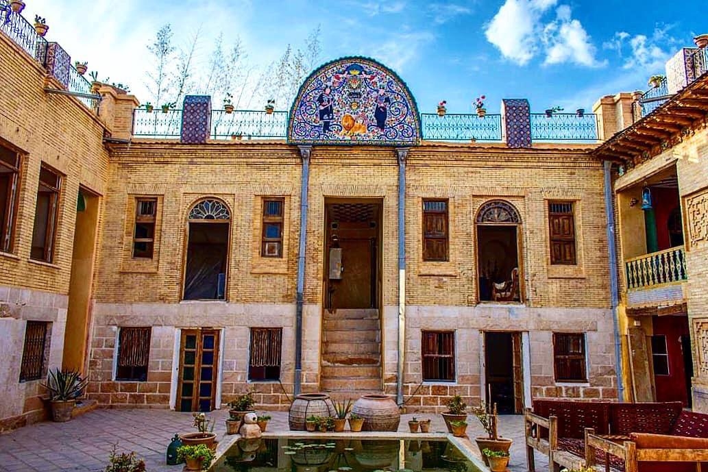 اجاره اتاق بومگردی سنتی در شیراز