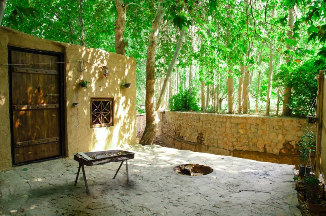 رزرو کلبه کاهگلی سنتی در پسکوهک شیراز