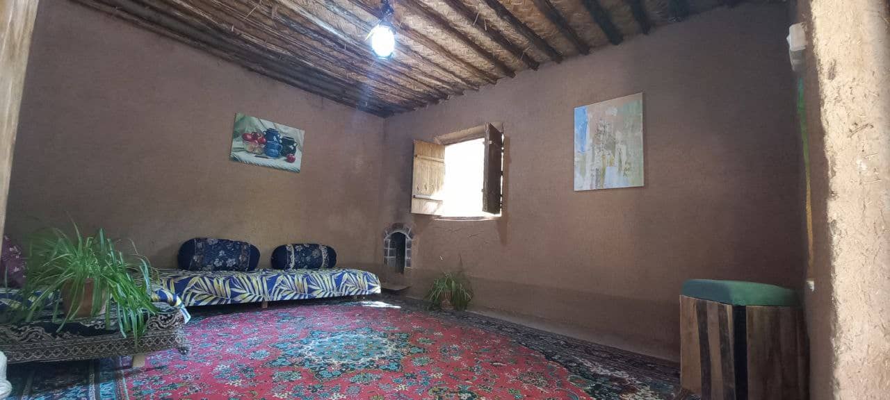 رزرو کلبه کاهگلی سنتی در پسکوهک شیراز