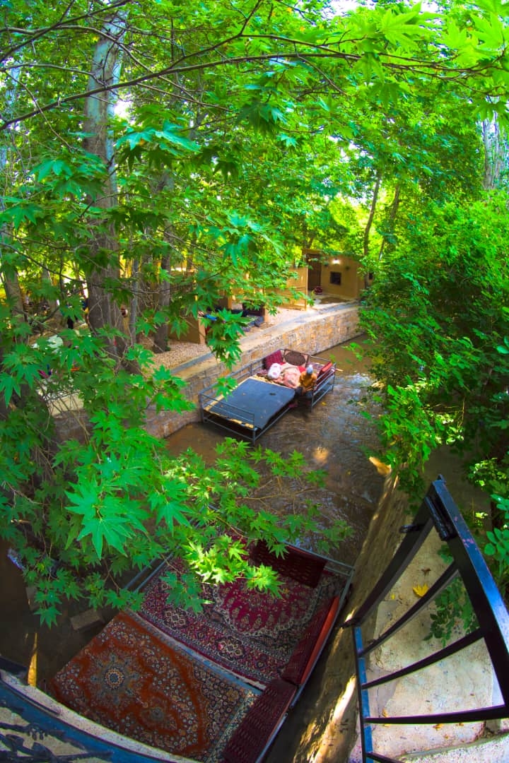 رزرو کلبه کاهگلی سنتی در پسکوهک شیراز