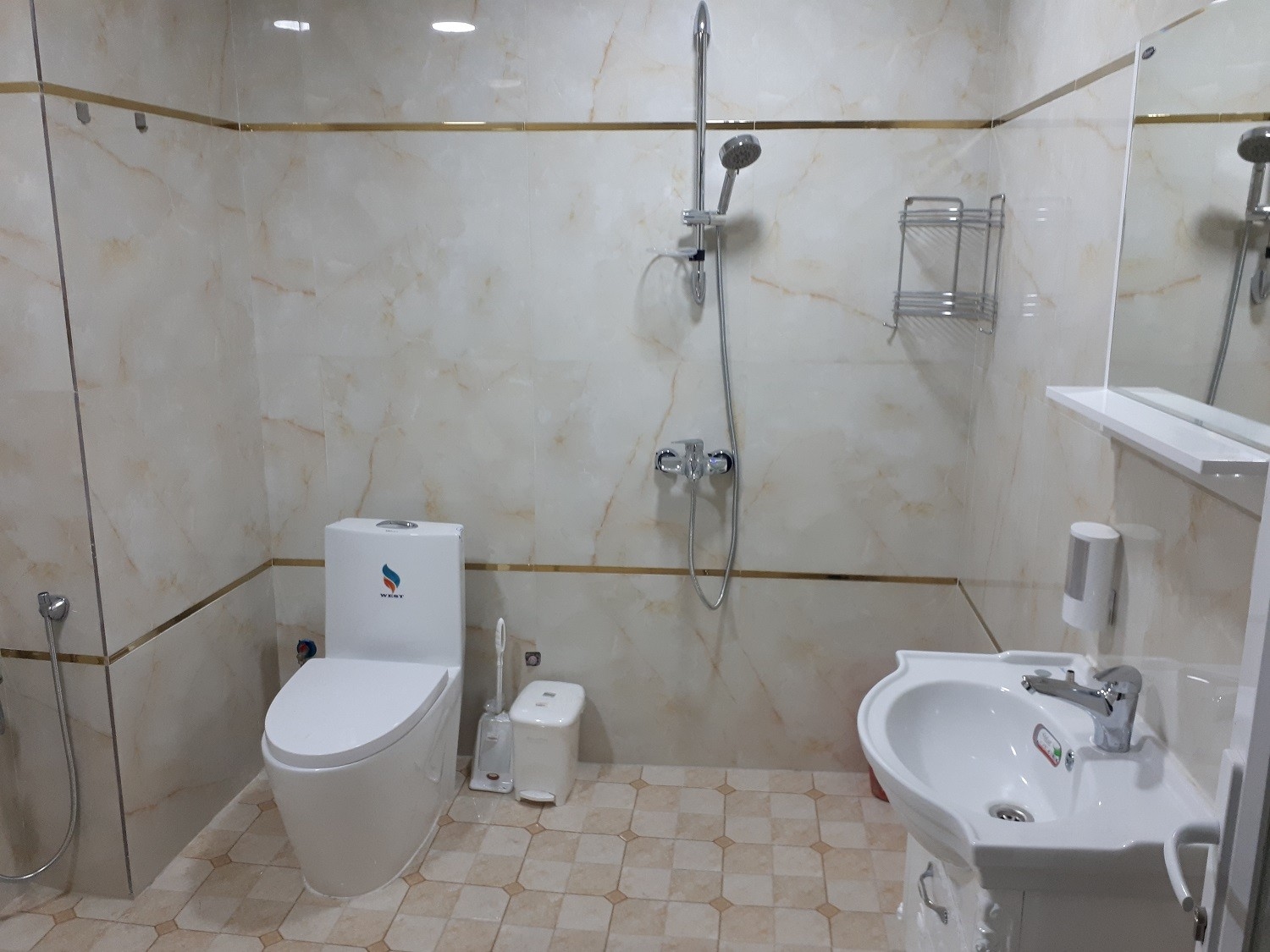 اجاره  اجاره سوئیت مبله در کندوان- نزدیک مراکز خرید70 متری