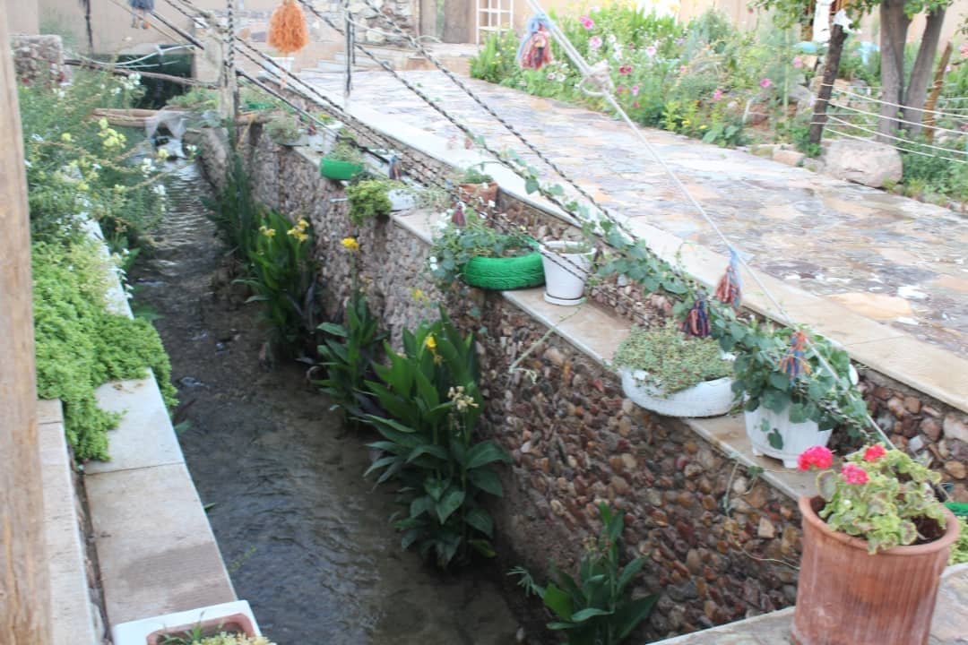 اجاره اتاق سنتی در استهبان درب قلعه _ نی زار