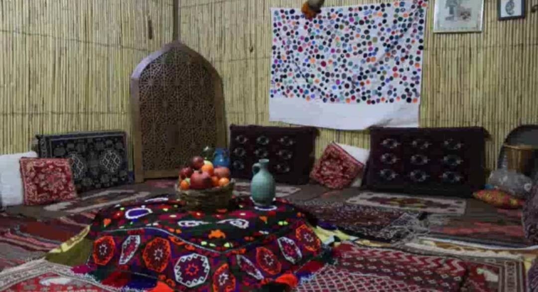 اجاره اتاق سنتی در استهبان درب قلعه _ نی زار