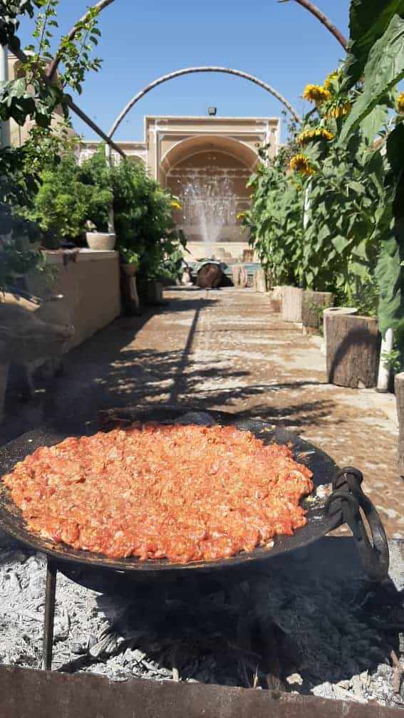 اجاره اقامتگاه بوم گردی سنتی در مهریز یزد  | اتاق سه تخته