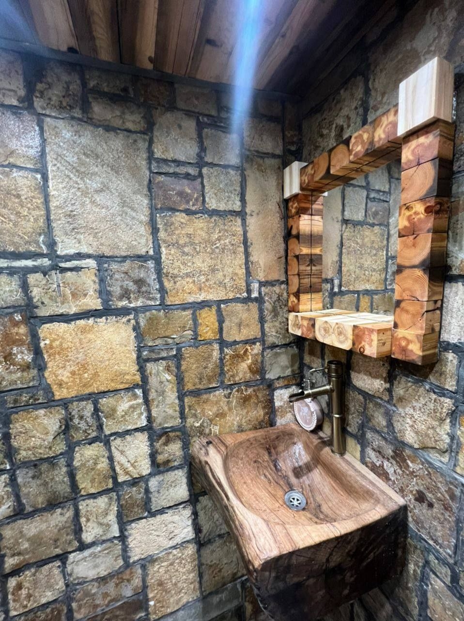 اجاره عمارت سنگی  در گنج نامه همدان - کد 1 شاهنشین