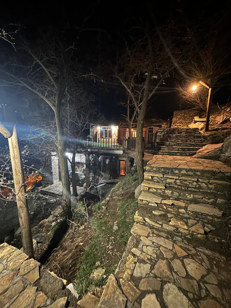 اجاره عمارت سنگی  در گنج نامه همدان - کد 1 شاهنشین