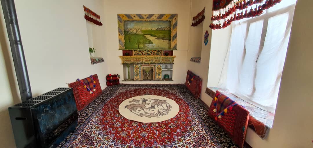 اجاره اقامتگاه بومگردی سنتی در کرند غرب - دیواخان