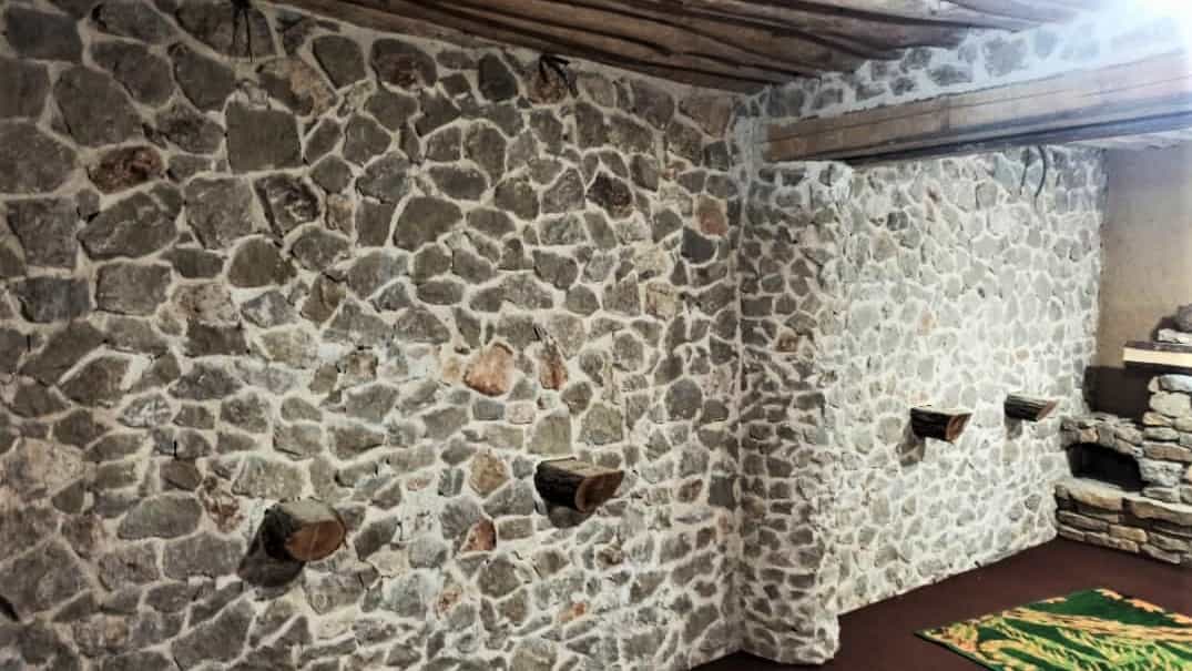 اجاره خانه سنتی در سربست سپیدان - 90 متری دوخوابه