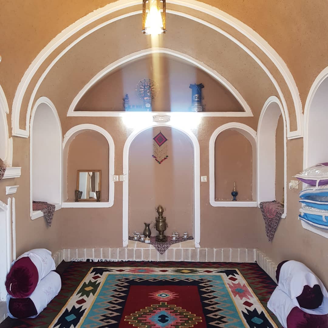 رزرو اقامتگاه بومگردی در دِه آباد بادرود - شاهنشین